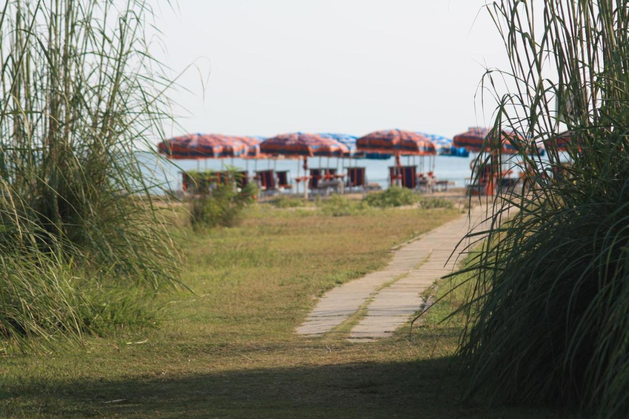Hotel Lido Vasto Buitenkant foto