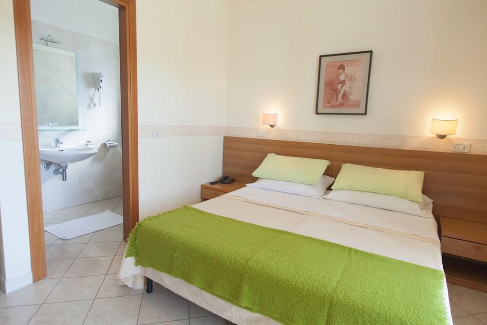 Hotel Lido Vasto Buitenkant foto