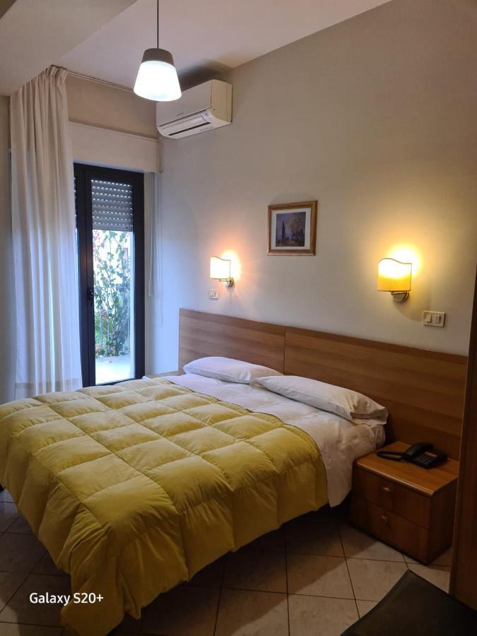 Hotel Lido Vasto Buitenkant foto