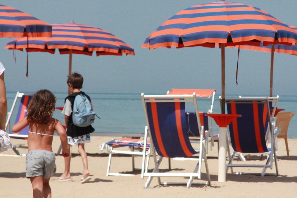 Hotel Lido Vasto Buitenkant foto