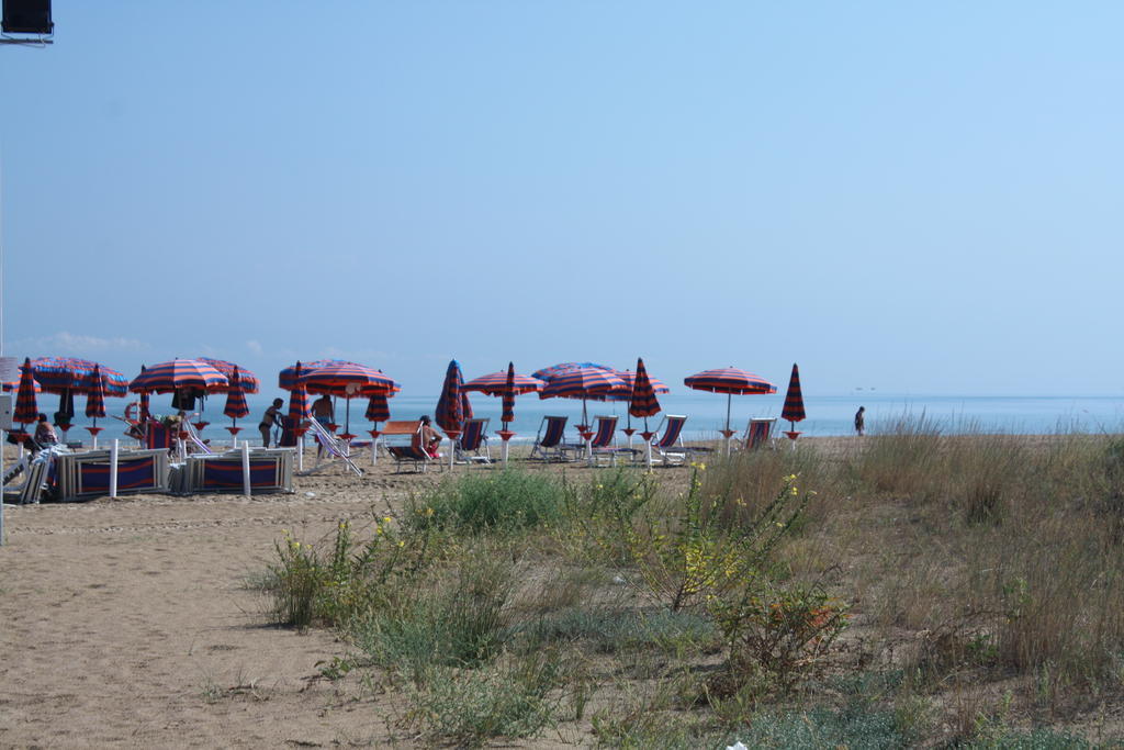 Hotel Lido Vasto Buitenkant foto