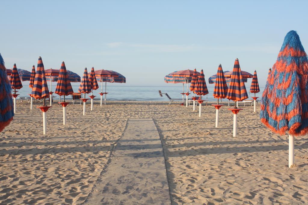 Hotel Lido Vasto Buitenkant foto